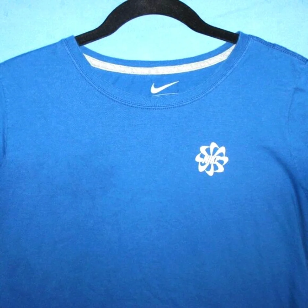 Nike Slim Fit Graphic T-Shirt Blue Large